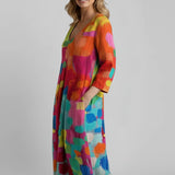 Rita - Vestido Fluido Artístico com Decote em V