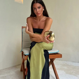 Paula - Vestido Elegante com Decote