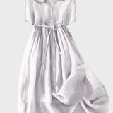Madalena – Vestido Clássico com Botões